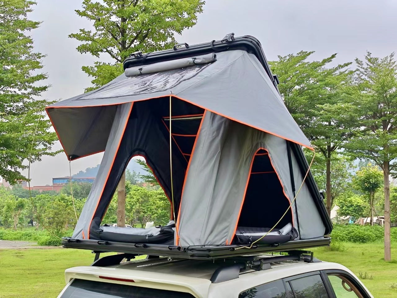 Versatile Rooftop Tent with Aluminum Alloy Triangle Tent – Durable and Innovative Camping Gear